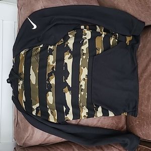 Nike Camo stripe hoodoe